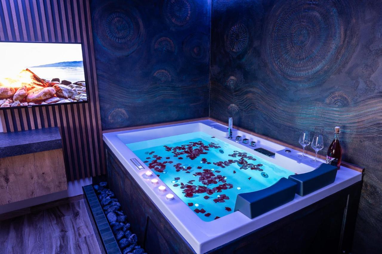 Villa Sunset Pool & Spa Apartments Zgornje Skofije Extérieur photo